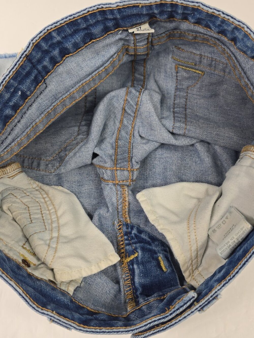 TRUE RELIGION Cutoff Jean Shorts Women’s SZ 27 Blue Denim LOW RISE 7.5in INSEAM - Picture 9 of 16